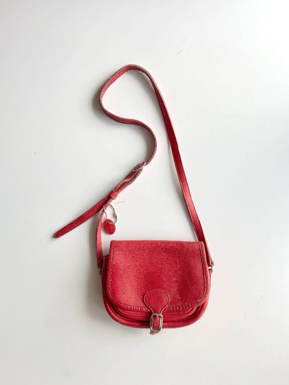 Vintage ROOTS Villager Red Leather Buckle Strap Crossbody Saddle Bag Purse